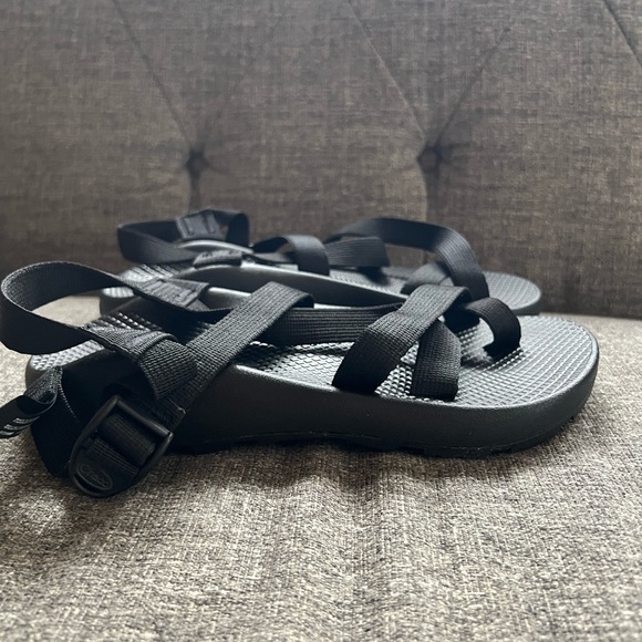 Men’s Chaco sandals size 8 - Picture 3 of 6